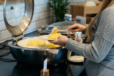 Brazen thieves are walking into hotels and enjoying complimentary buffet breakfasts — and getting away with it