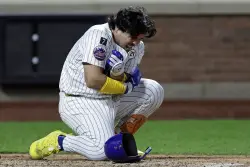 Francisco Alvarez exits after getting drilled on elbow in possible Mets worry